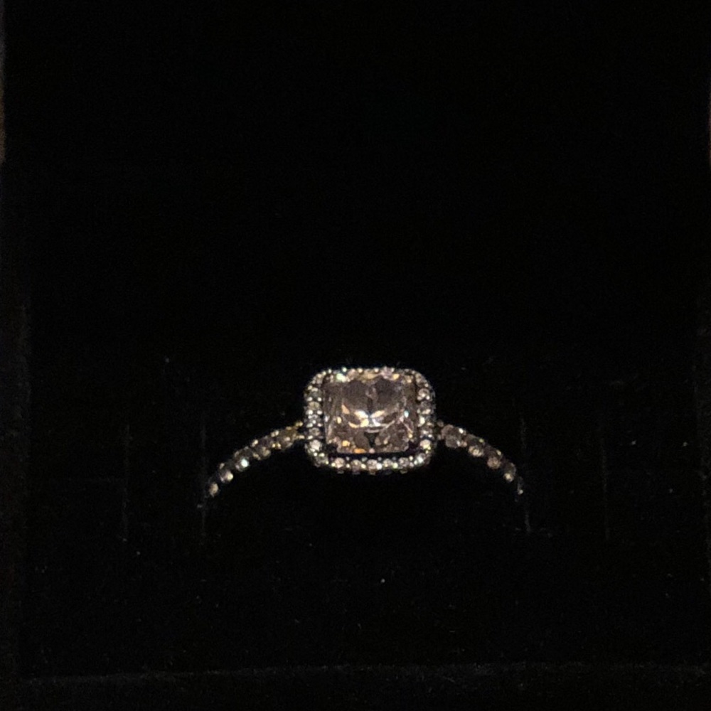 Pandora Ring